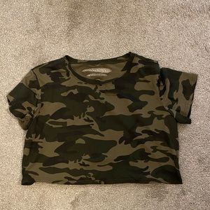 Women’s - SweatyRocks Camo Crop Top - size XXL